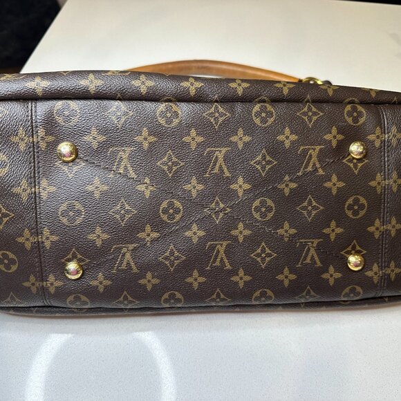 Louis Vuitton Monogram Artsy MM Hobo Model M40249 - Picture 5 of 15